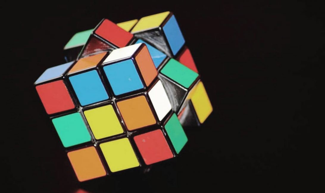 James Dodkins ¿Trabajas en una empresa tipo cubo de Rubix? | Opinión